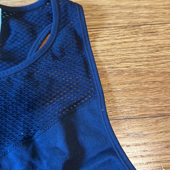 Stretchy Black Razor Back Mesh Workout Top - Picture 2 of 4